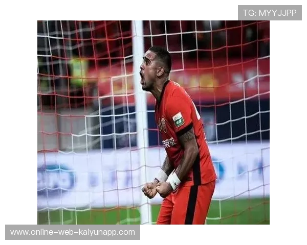 上海海港莱昂纳多中路策动进攻：城市脉动中的完美协奏